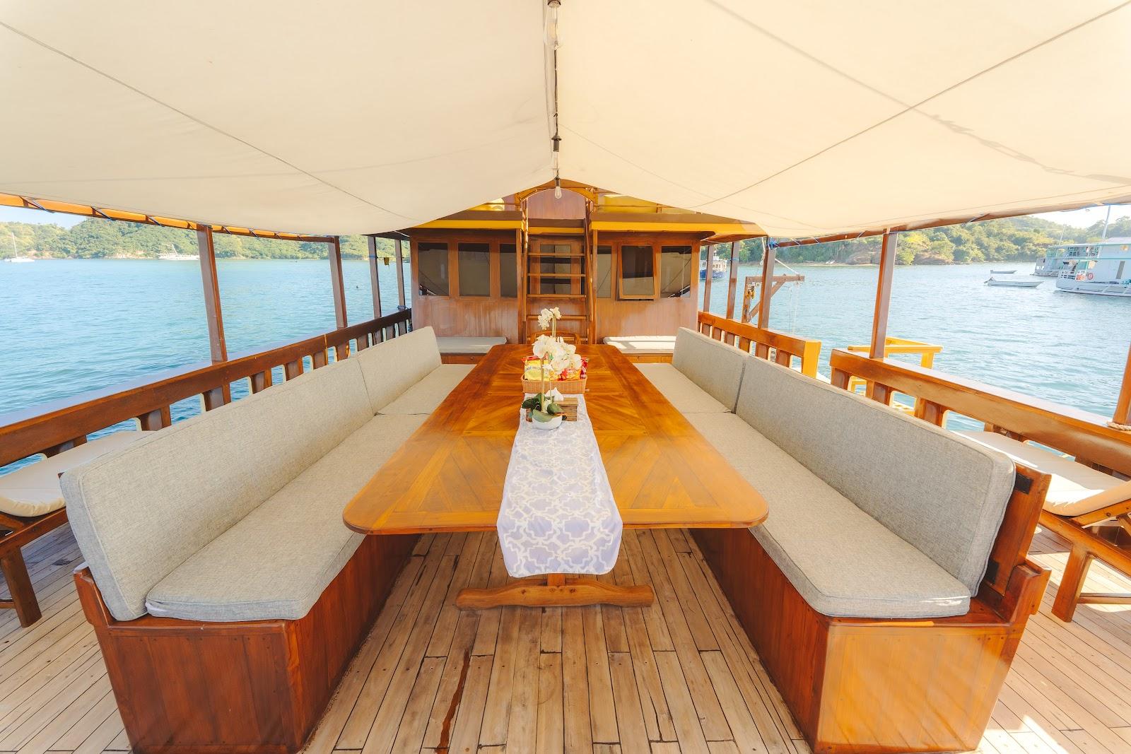 Lamborajo 2 — Outdoor Dining Room (image 11)