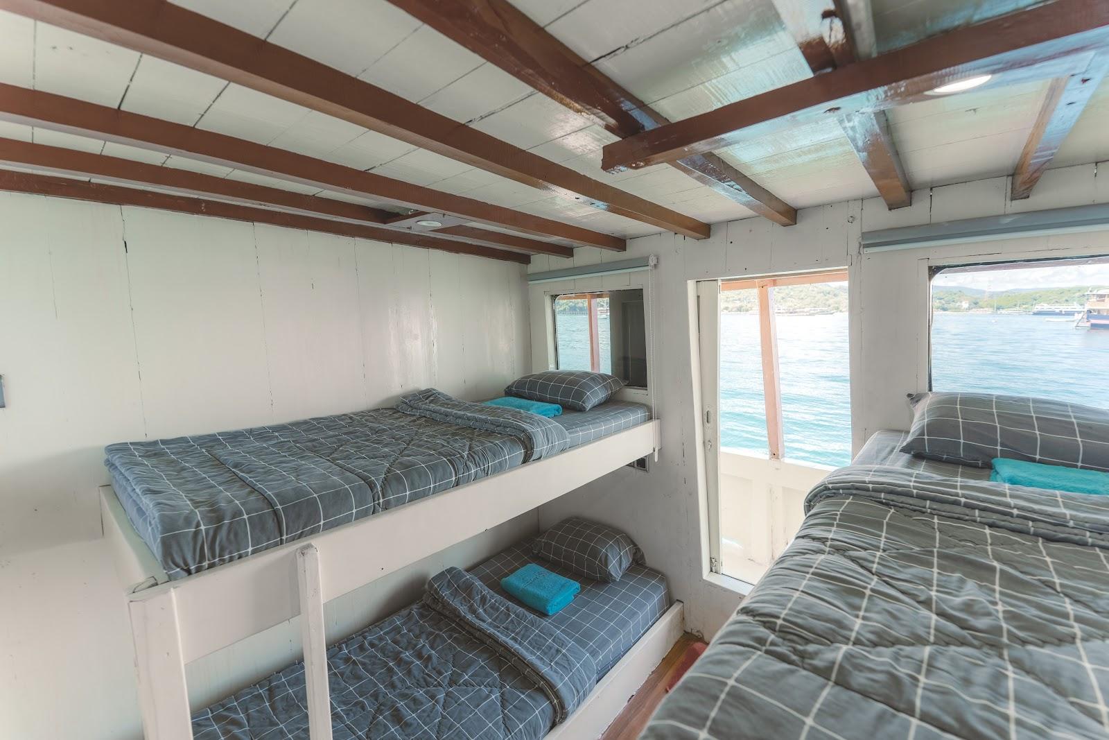 Lamborajo 1 — 3-Share Cabin(3) - 4x Single Bunk Bed (image 2)