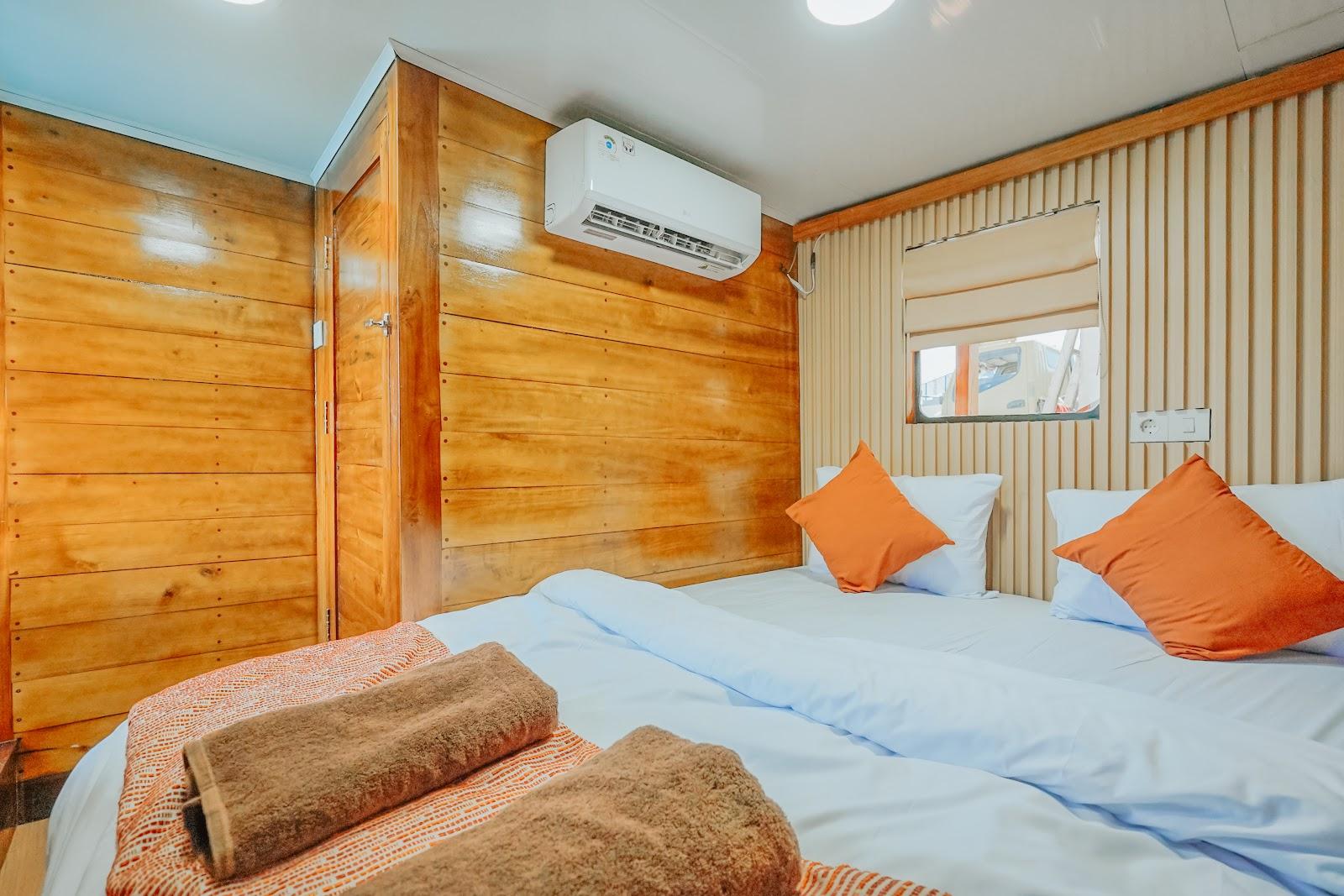 Segara Photos — 4. SUPERIOR CABIN ROOM (image 4)