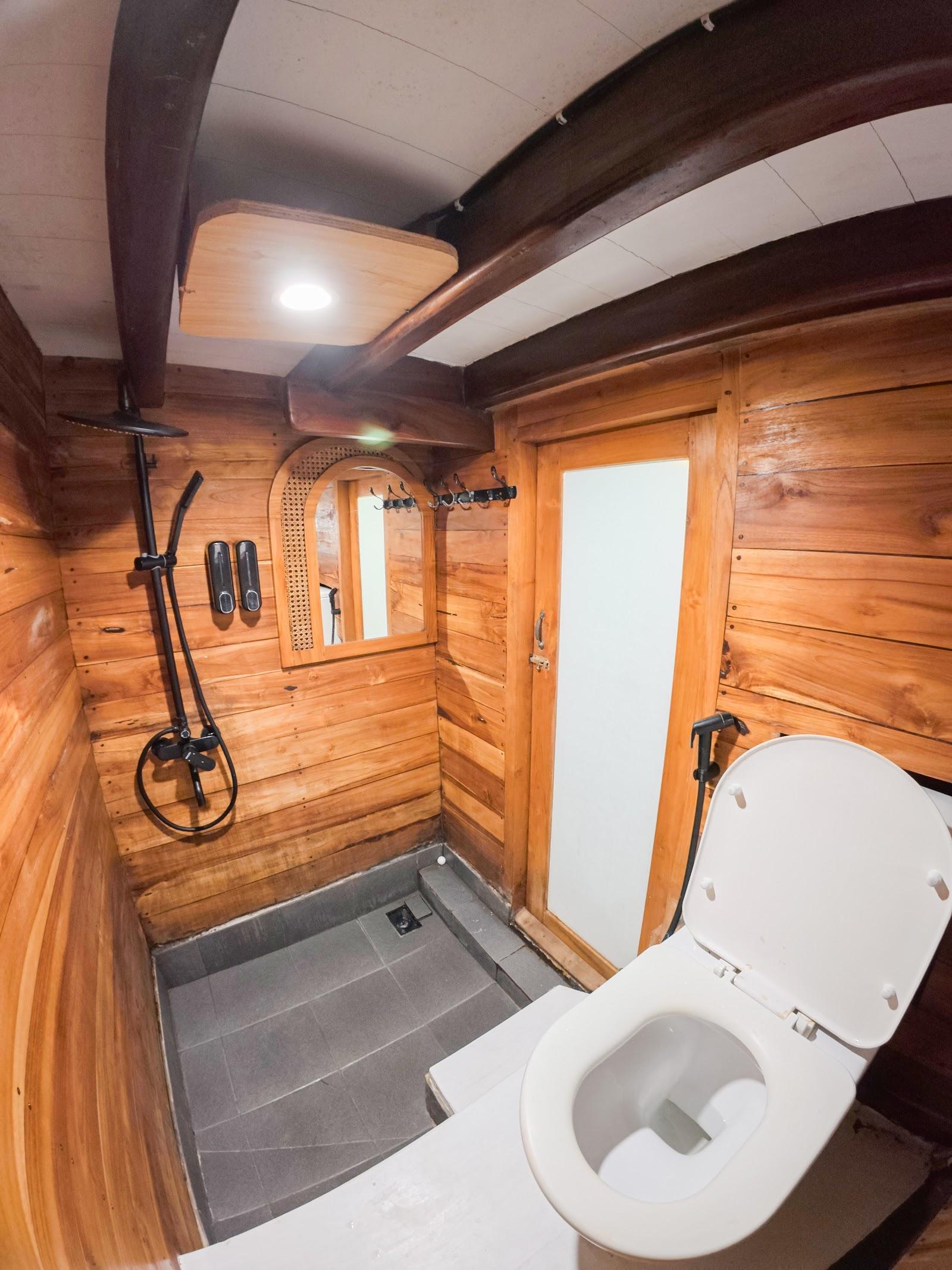 Yumana — 4_Superior Cabin (image 2)