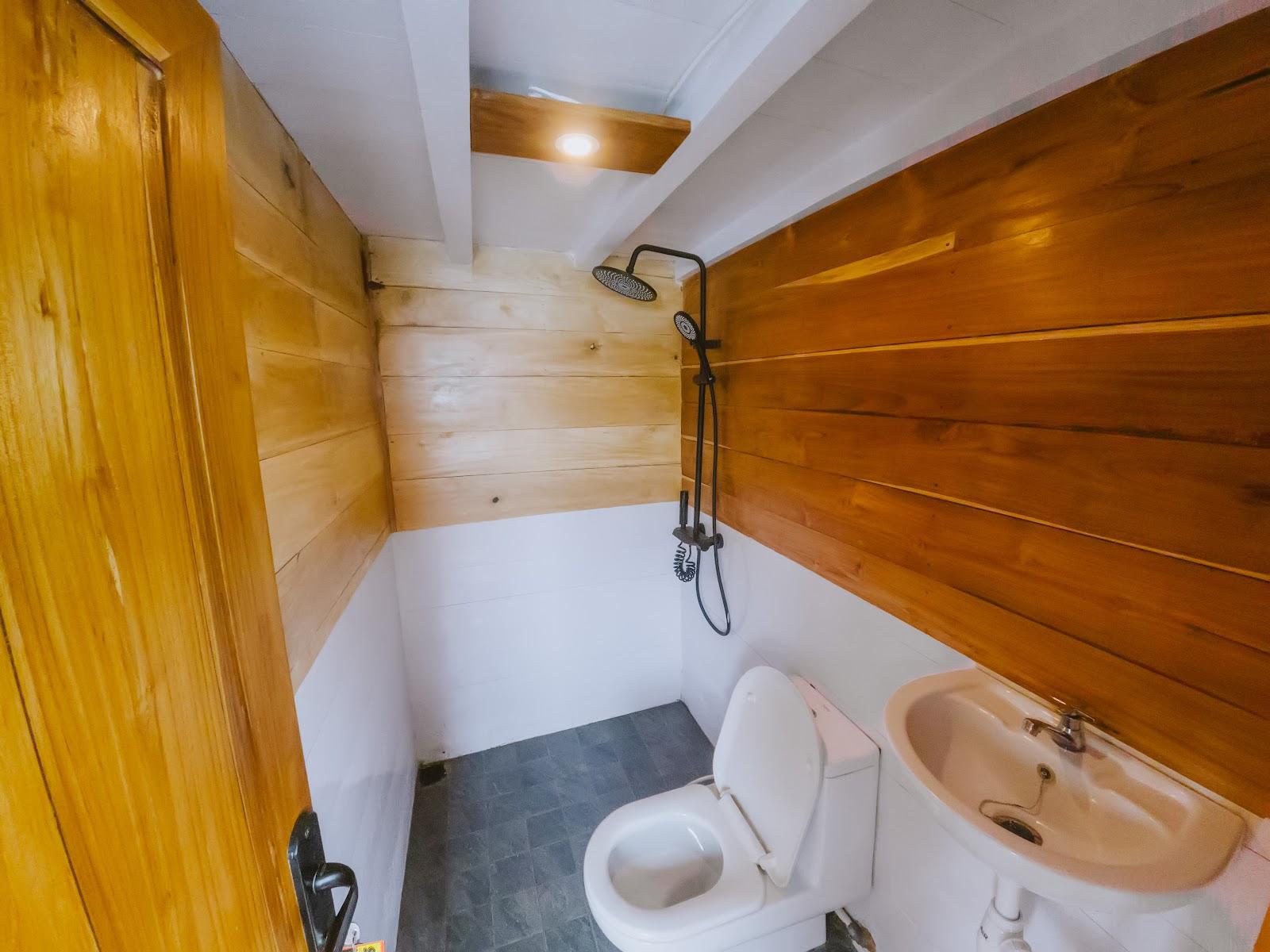 Nox — 1. Cabin 1 - Master Ocean View (Left Side) + Balcony Upper Deck (image 1)