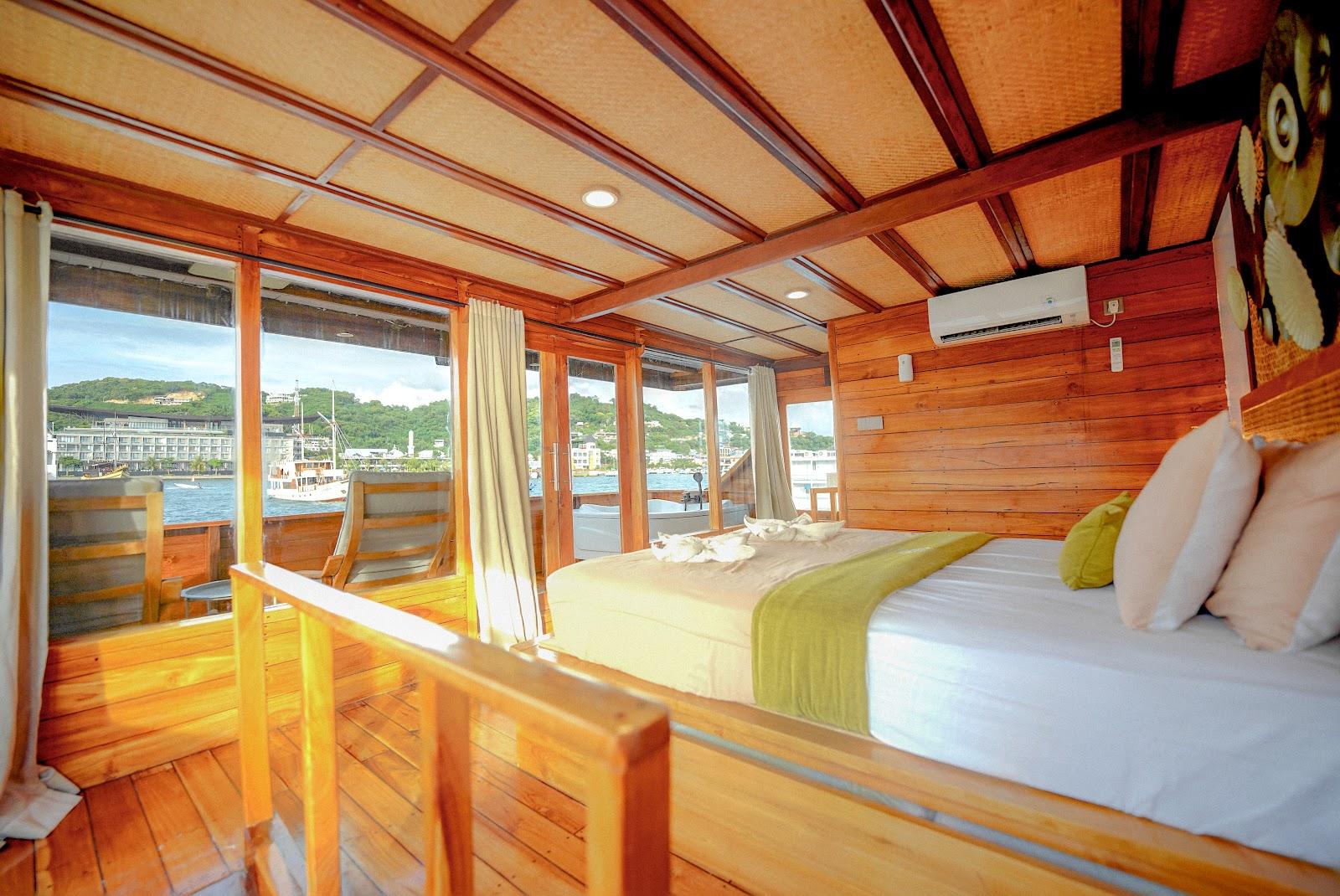 Yumana — 1_Royal Suite Cabin (image 5)