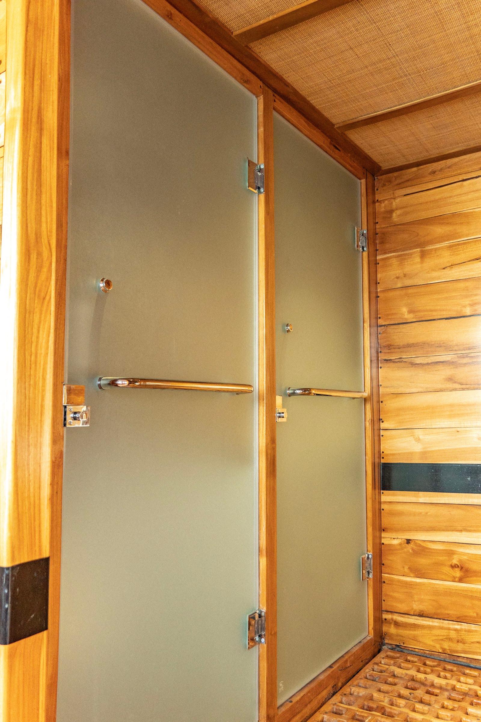 Lamborajo 3 — Cabin 8 (Royal Master - Queen bed + Extra 2x Single Bed + private bathroom and jacuzzi) (image 9)