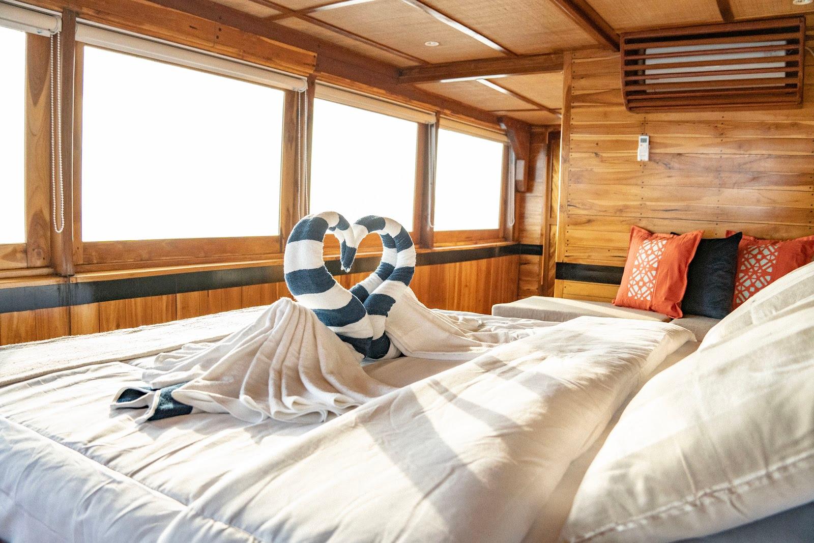 Lamborajo 3 — Cabin 8 (Royal Master - Queen bed + Extra 2x Single Bed + private bathroom and jacuzzi) (image 16)