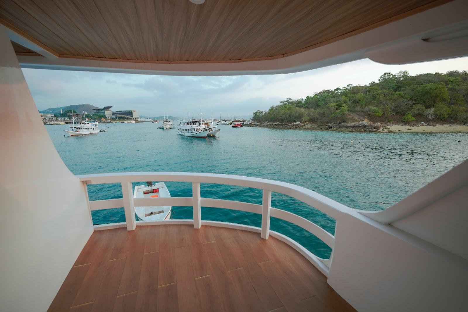 Gaisan — 1. Master Ocean (QueenBed + Balcony) (image 1)
