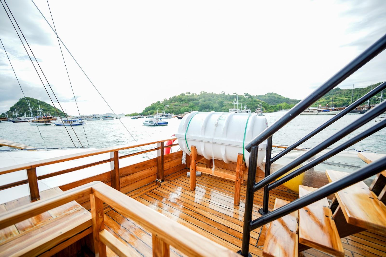 Yumana — sundeck (image 6)