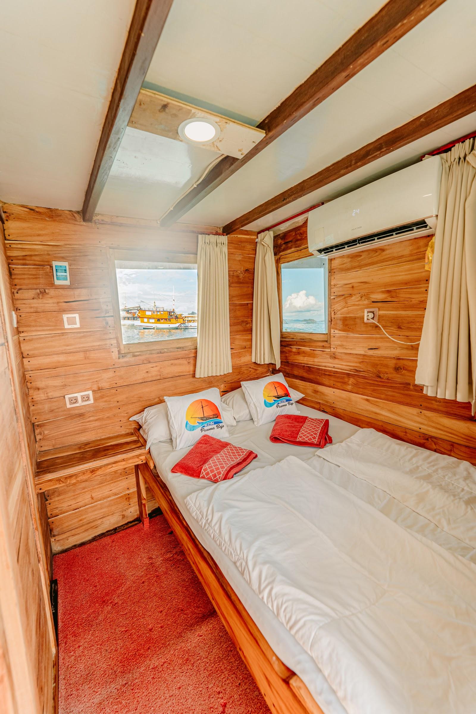 Pesona Bajo — 2-3. Deluxe Double - Queen Bed + Private Bathroom (image 11)