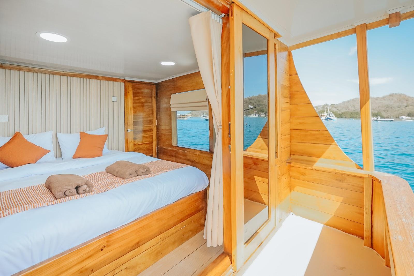 Segara Photos — 2. VIP CABIN ROOM (image 4)