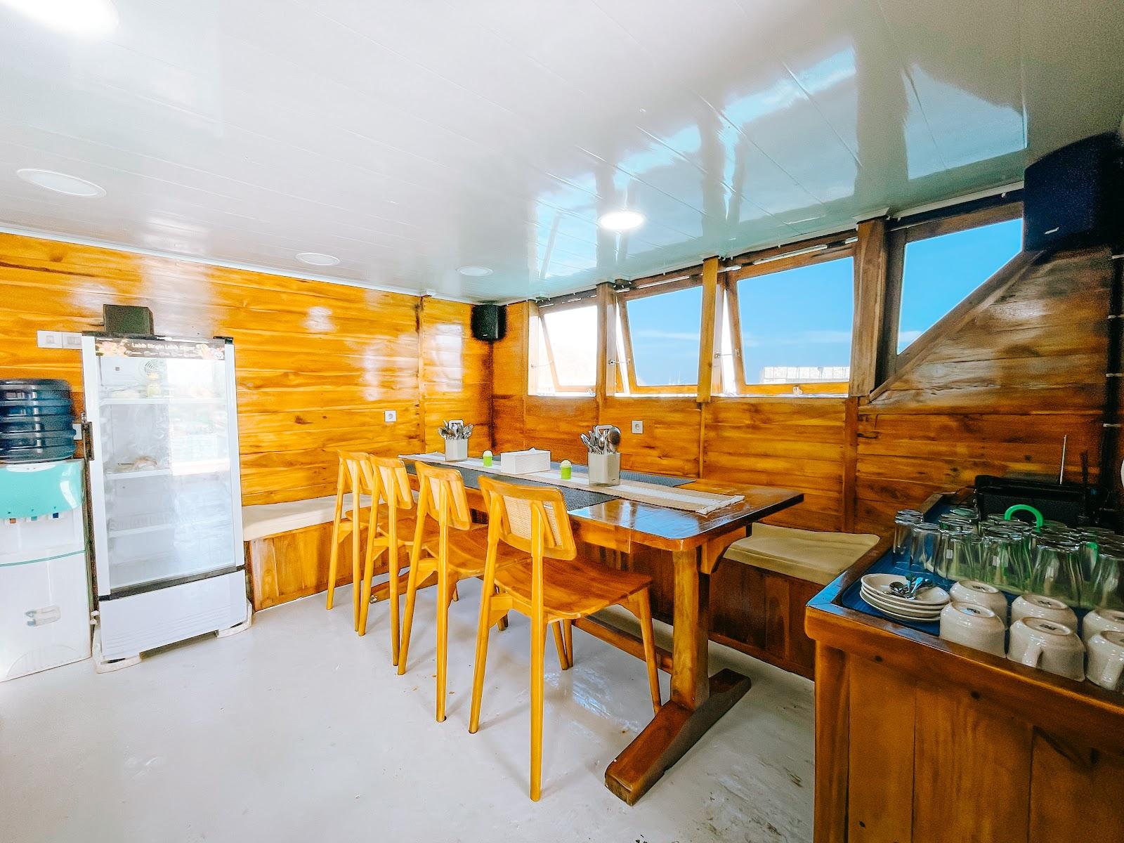 Segara Photos — 7. DINING ROOM (image 1)