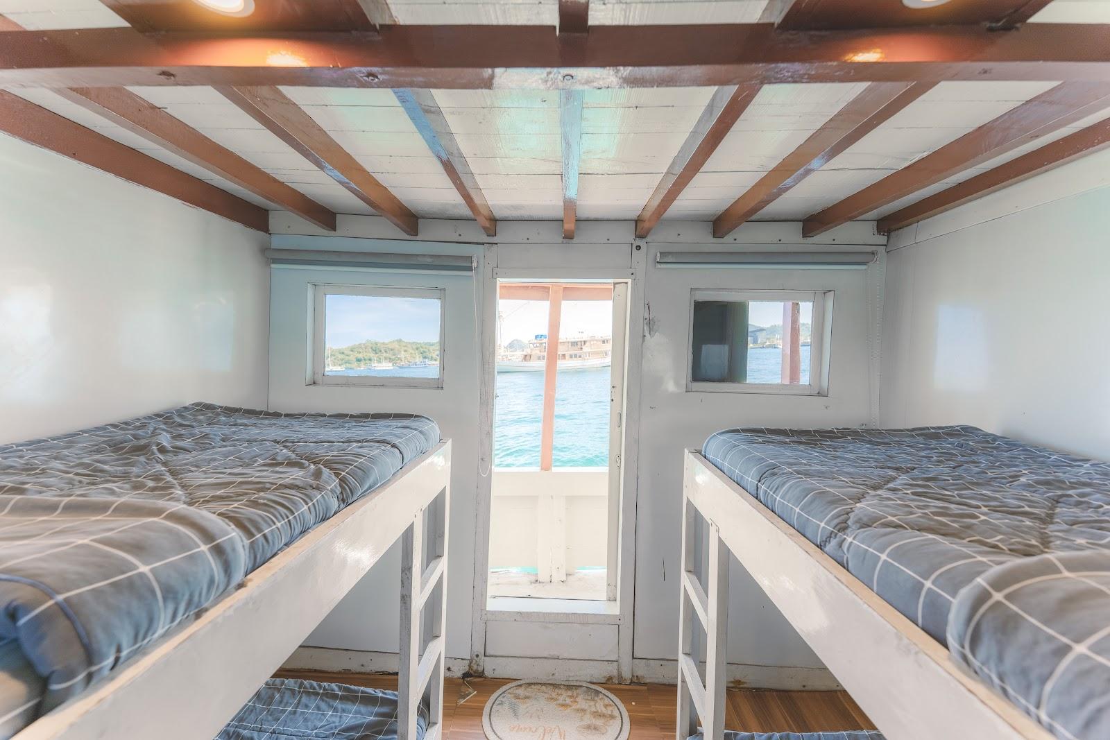 Lamborajo 1 — 1-Share Cabin(1) - 4x Single Bunk Bed (image 2)